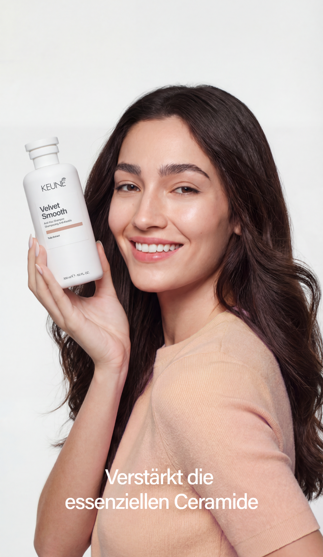 Keune Velvet Smooth Conditioner: Reich an Antioxidantien, dieses Haarprodukt bekämpft Frizz und Haarbruch, und hinterlässt Dein Haar glatt und leicht frisierbar.